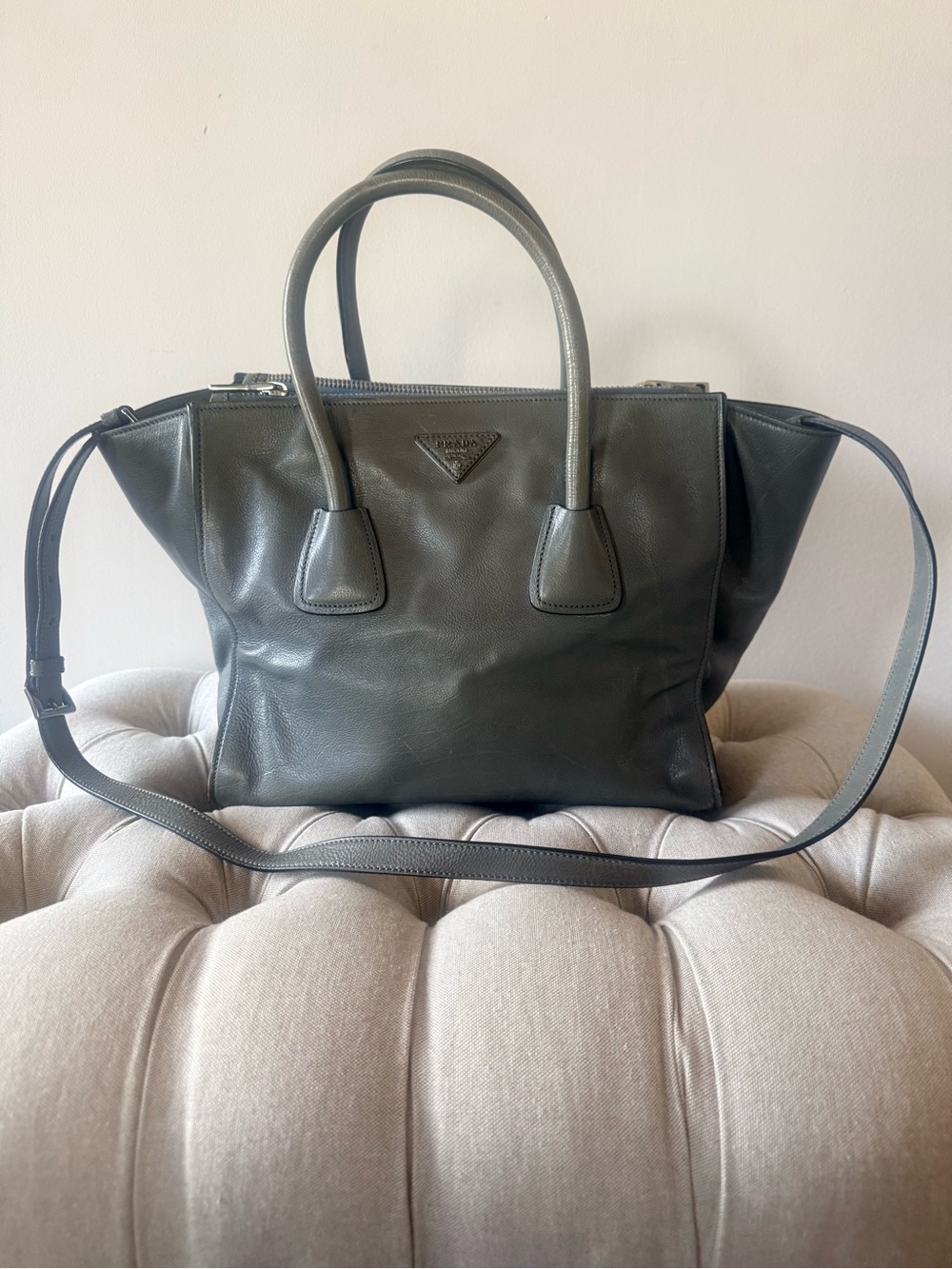 Authentic Prada Glace' Calf Twin Pocket Tote Bag Marine Grey BN2619